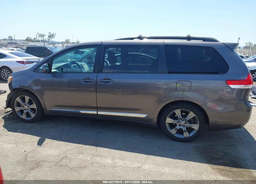 2013 TOYOTA SIENNA LE V6 8 PASSENGER VIN: 5TDKK3DCXDS328201