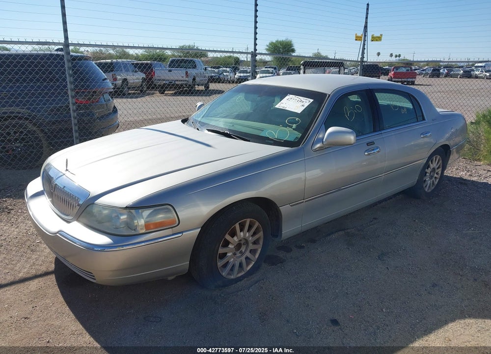 2007 LINCOLN TOWN CAR VIN: 1LNHM81V27Y614605