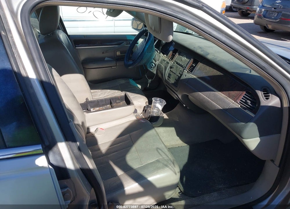 2007 LINCOLN TOWN CAR VIN: 1LNHM81V27Y614605
