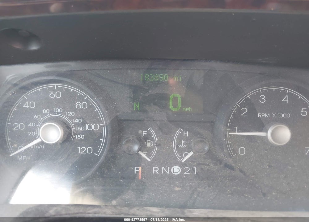 2007 LINCOLN TOWN CAR VIN: 1LNHM81V27Y614605