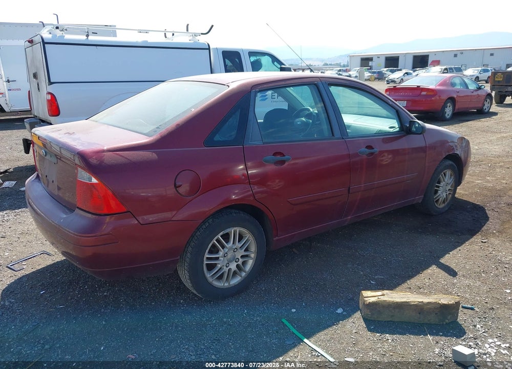 2007 FORD FOCUS VIN: 1FAFP34N27W237695