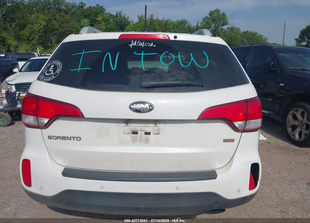 2015 KIA SORENTO VIN: 5XYKT4A65FG624308