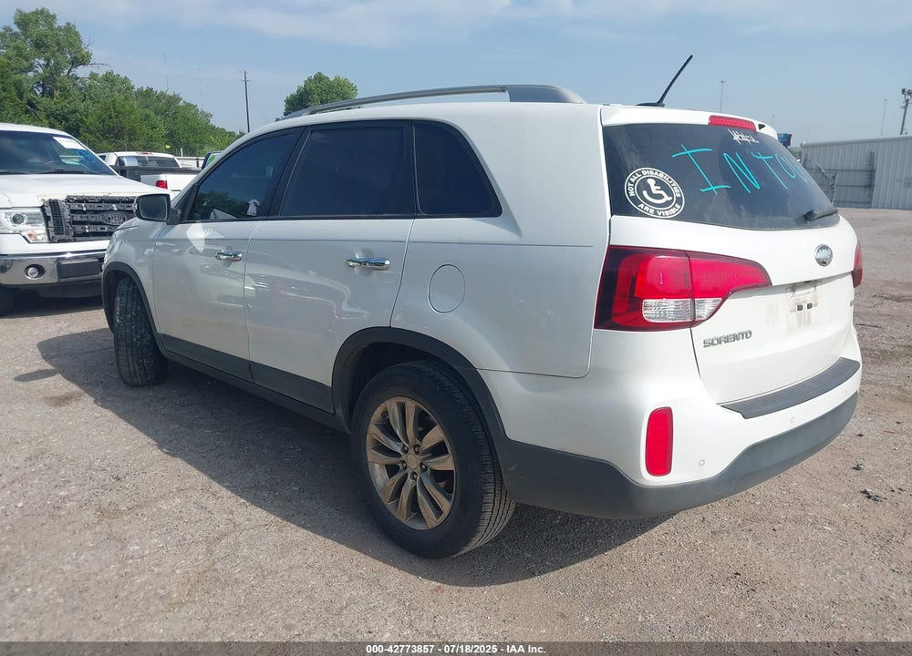 2015 KIA SORENTO VIN: 5XYKT4A65FG624308