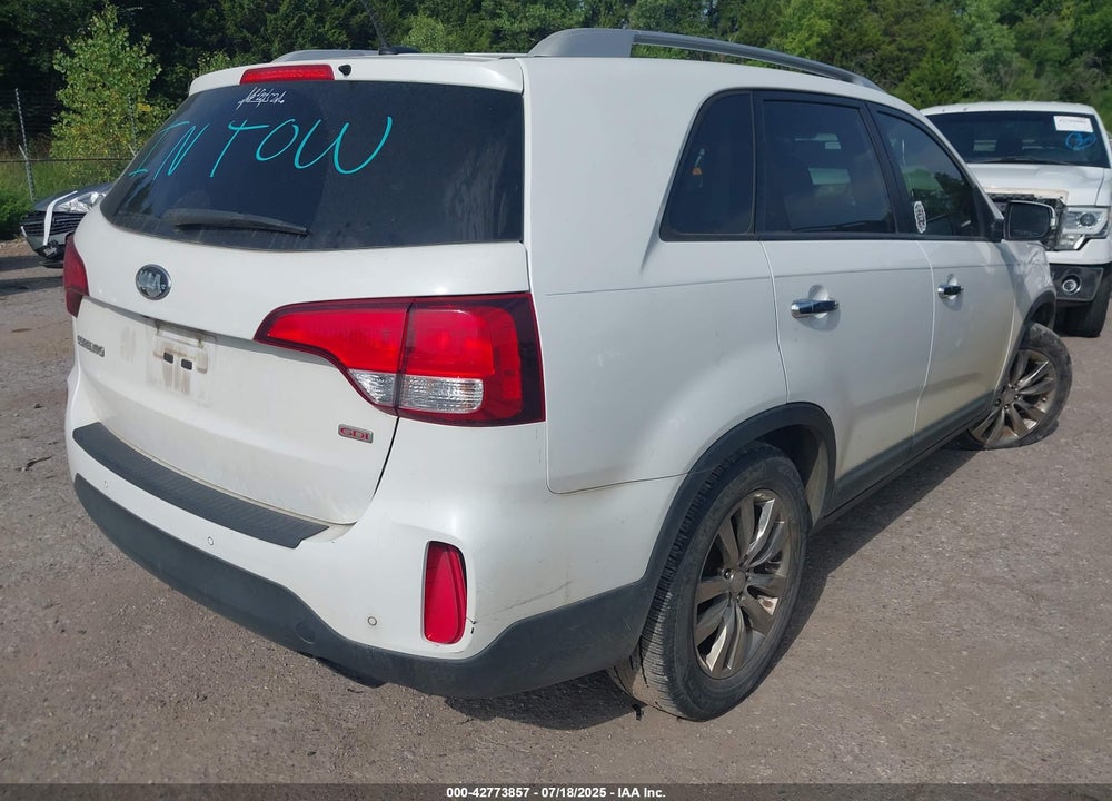 2015 KIA SORENTO VIN: 5XYKT4A65FG624308