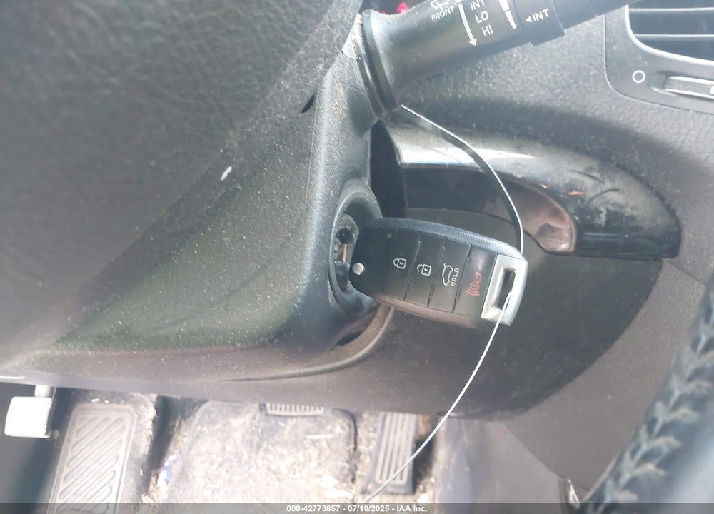 2015 KIA SORENTO VIN: 5XYKT4A65FG624308