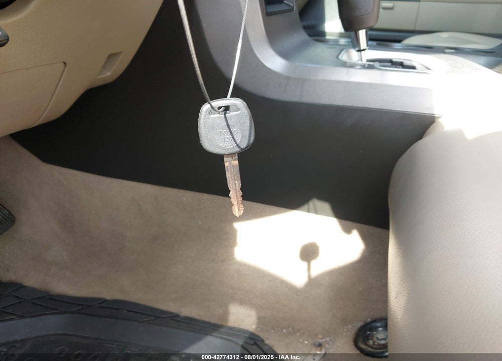 2010 TOYOTA TUNDRA VIN: 5TFRU5F10AX021190
