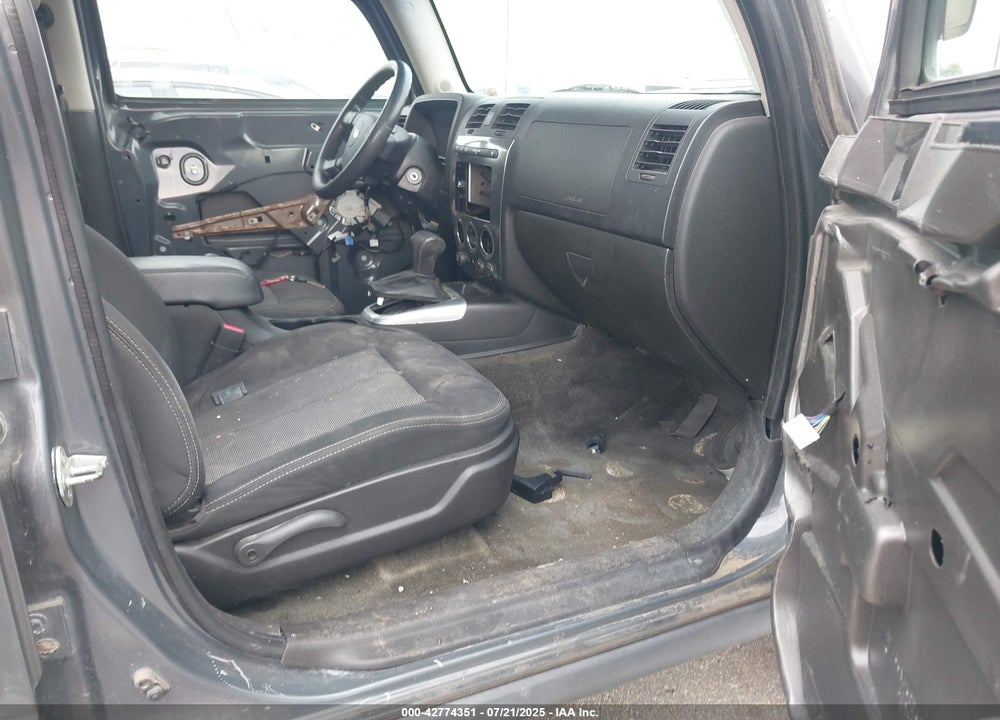 2008 HUMMER H3 VIN: 5GTEN13E188142951