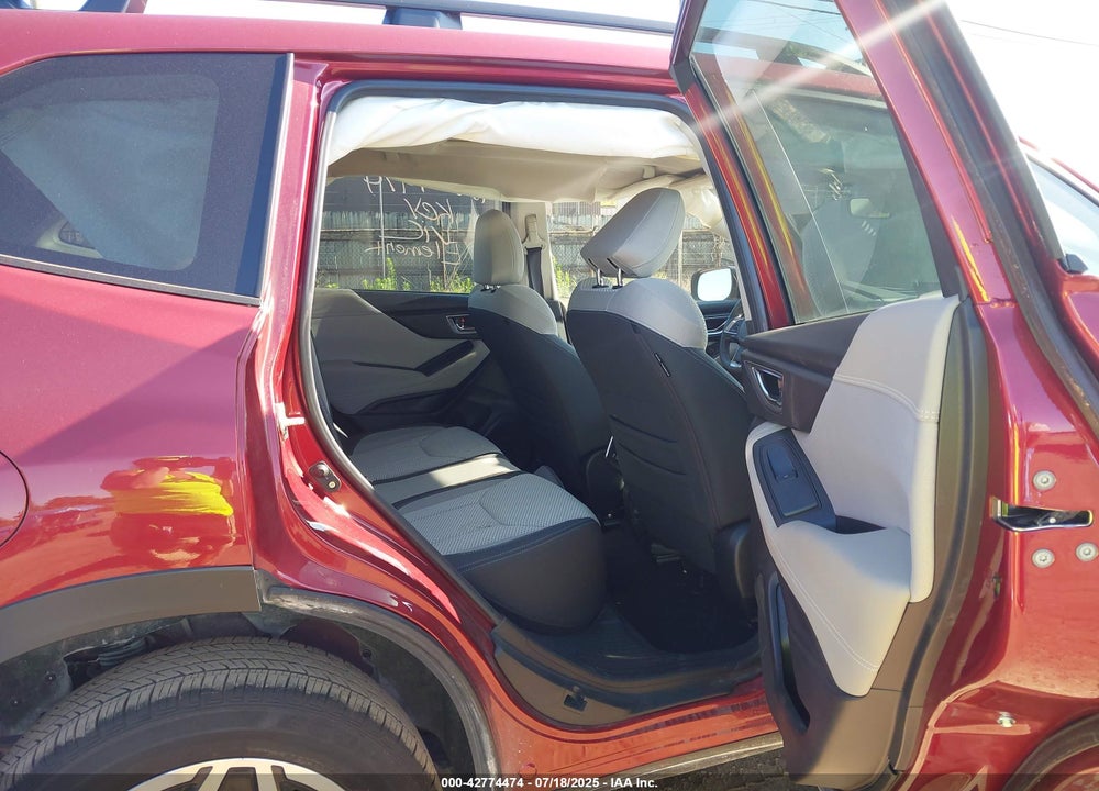 2023 SUBARU FORESTER VIN: JF2SKAEC0PH460025