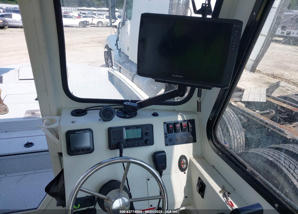 2025 SEA ARK FISHING BOAT VIN: SOM50573F425