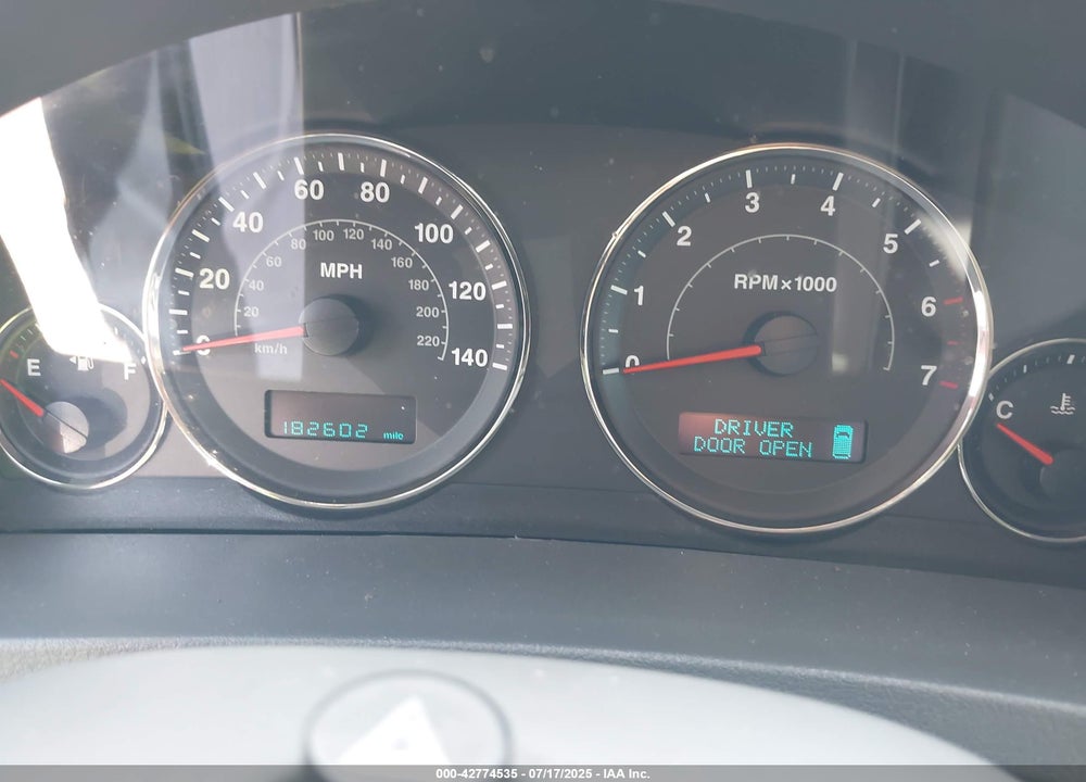 2005 JEEP GRAND CHEROKEE VIN: 1J4HS58N75C700446