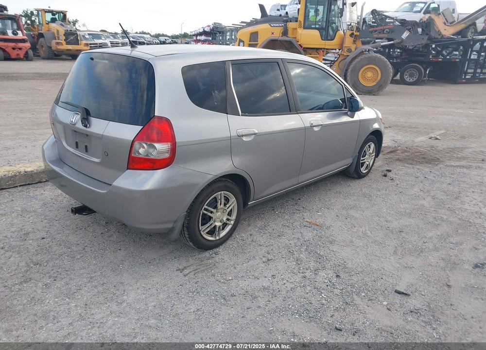 2008 HONDA FIT VIN: JHMGD37428S022688