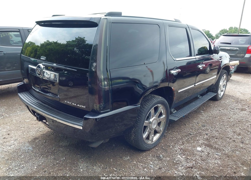 2010 CADILLAC ESCALADE VIN: 1GYUKCEF6AR154018
