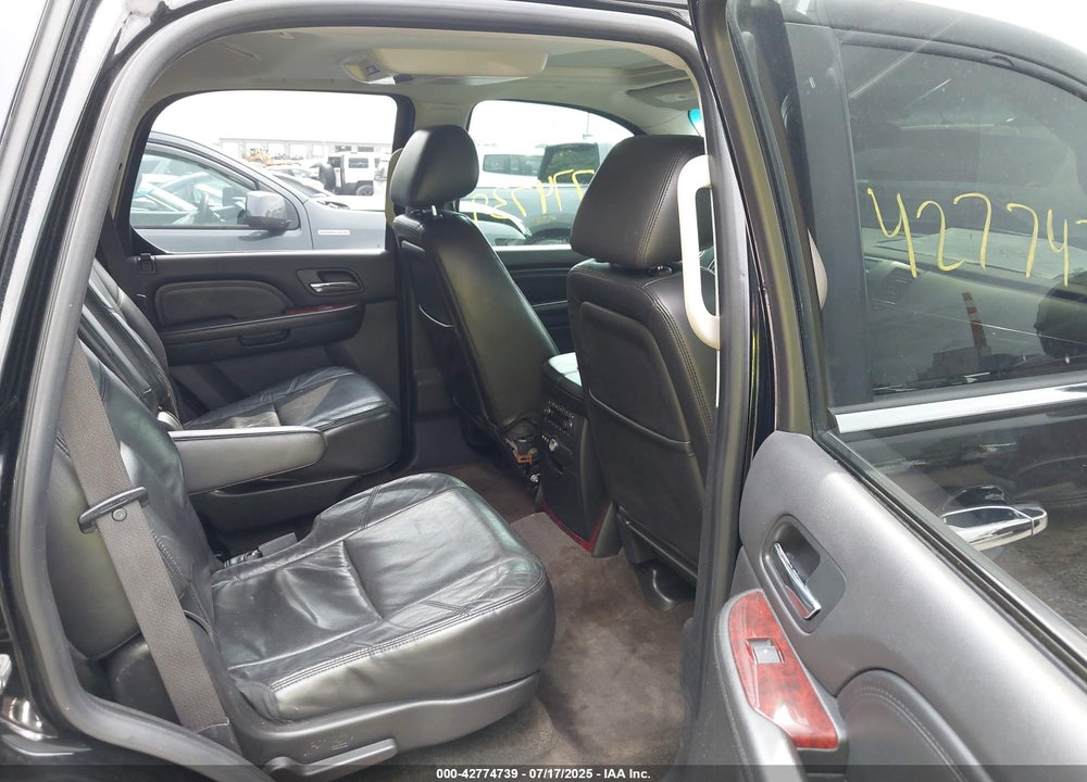2010 CADILLAC ESCALADE VIN: 1GYUKCEF6AR154018