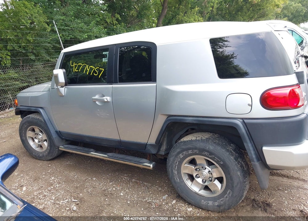 2008 TOYOTA FJ CRUISER VIN: JTEBU11F38K037061