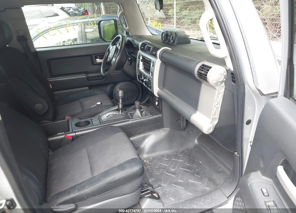 2008 TOYOTA FJ CRUISER VIN: JTEBU11F38K037061