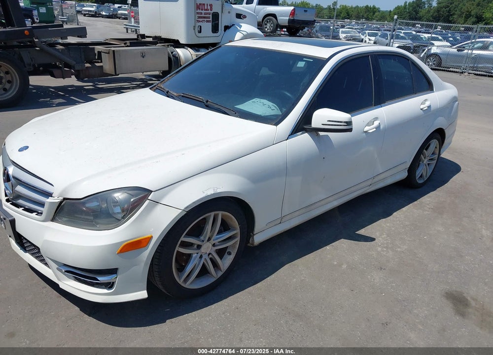 2013 MERCEDES-BENZ C CLASS VIN: WDDGF4HB2DR267397