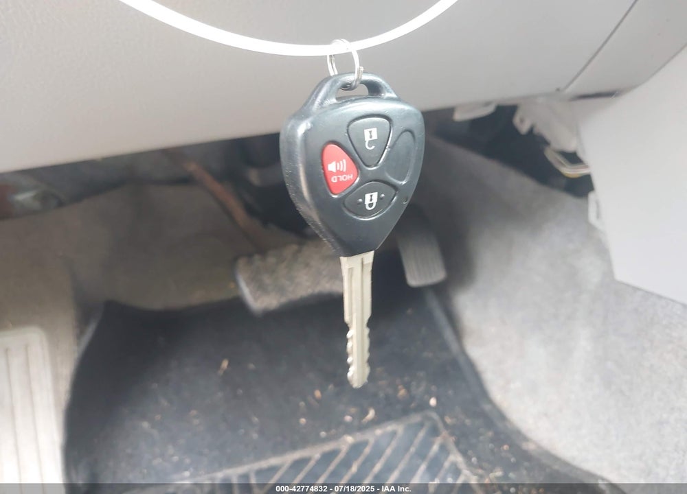 2008 TOYOTA RAV4 VIN: JTMBD33V185192288