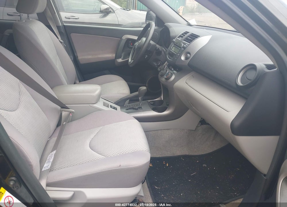 2008 TOYOTA RAV4 VIN: JTMBD33V185192288