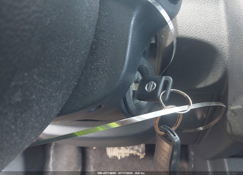2009 NISSAN VERSA VIN: 3N1BC13E89L490865