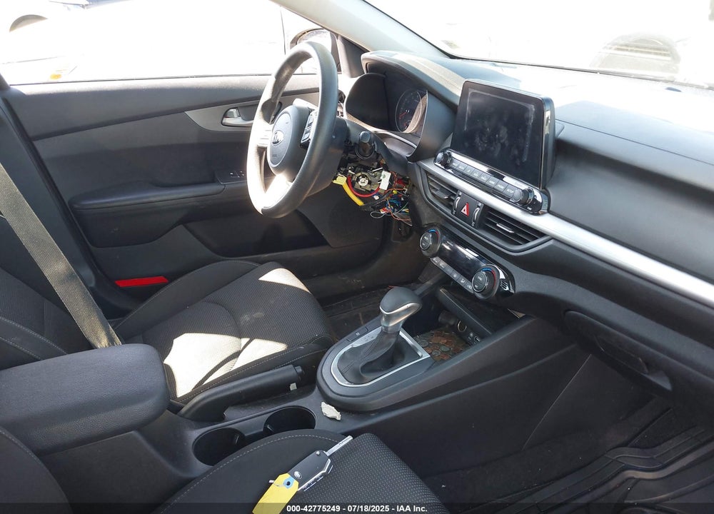 2019 KIA FORTE LXS VIN: 3KPF24AD0KE047567