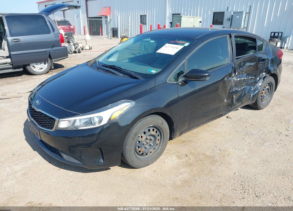 2017 KIA FORTE VIN: 3KPFL4A79HE028662