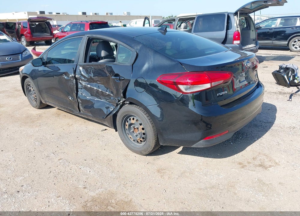 2017 KIA FORTE VIN: 3KPFL4A79HE028662