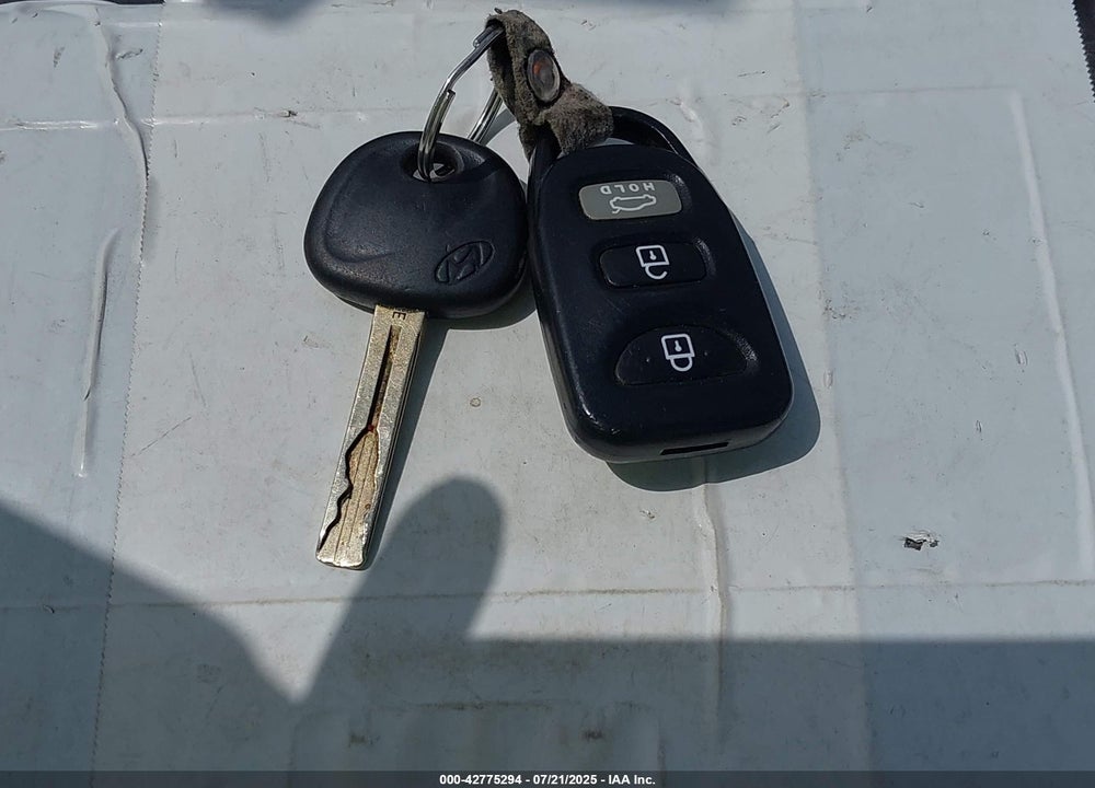 2011 HYUNDAI SONATA VIN: 5NPEB4AC5BH083396