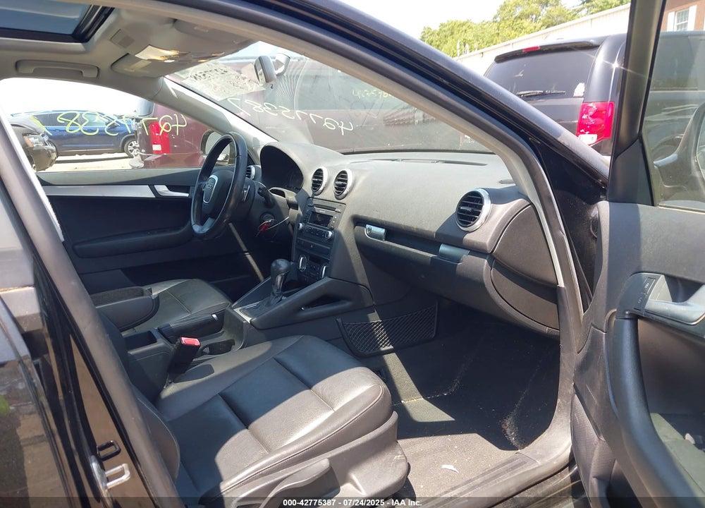 2010 AUDI A3 VIN: WAUKEAFM2AA117727