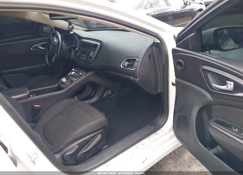 2015 CHRYSLER 200 VIN: 1C3CCCAB6FN722238