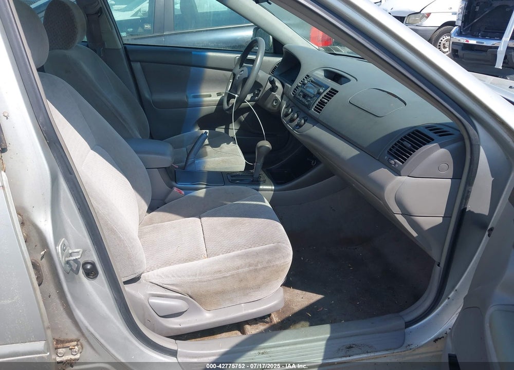 2003 TOYOTA CAMRY LE VIN: 4T1BE32KX3U122853