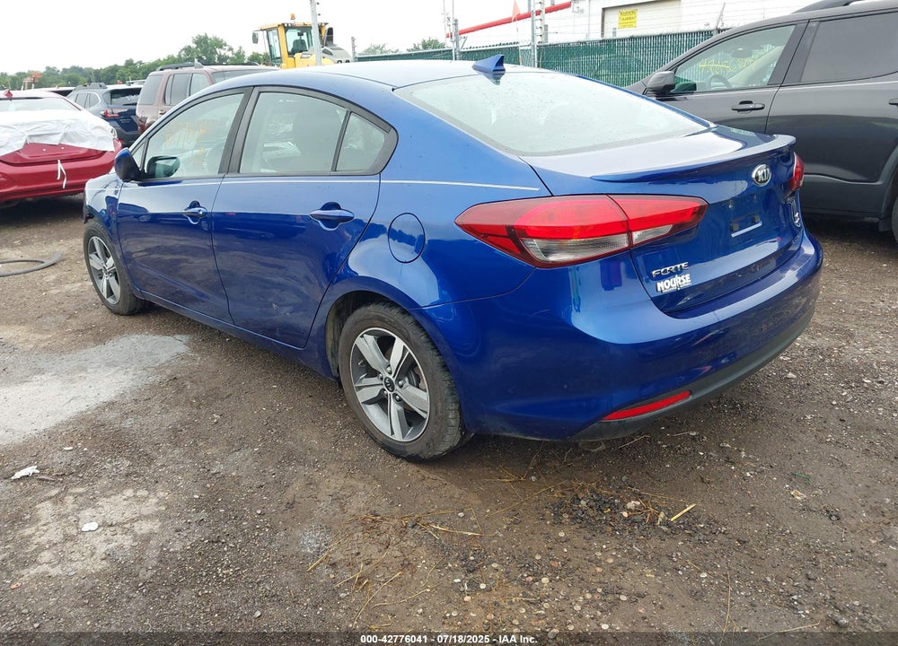 2018 KIA FORTE VIN: 3KPFL4A73JE262351