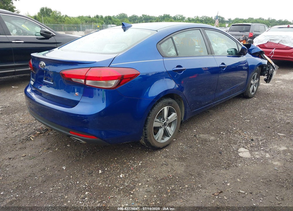2018 KIA FORTE VIN: 3KPFL4A73JE262351