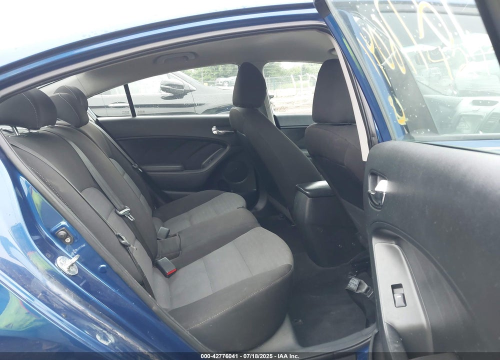 2018 KIA FORTE VIN: 3KPFL4A73JE262351