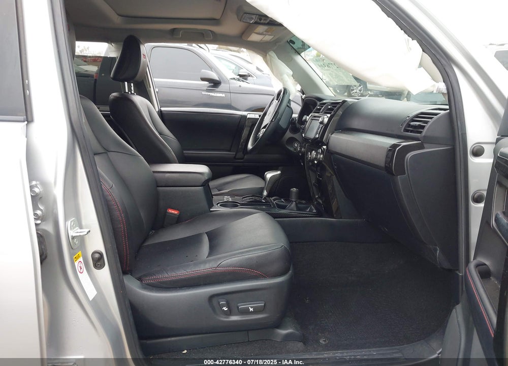 2018 TOYOTA 4RUNNER TRD OFF ROAD PREMIUM VIN: JTEBU5JR4J5576116