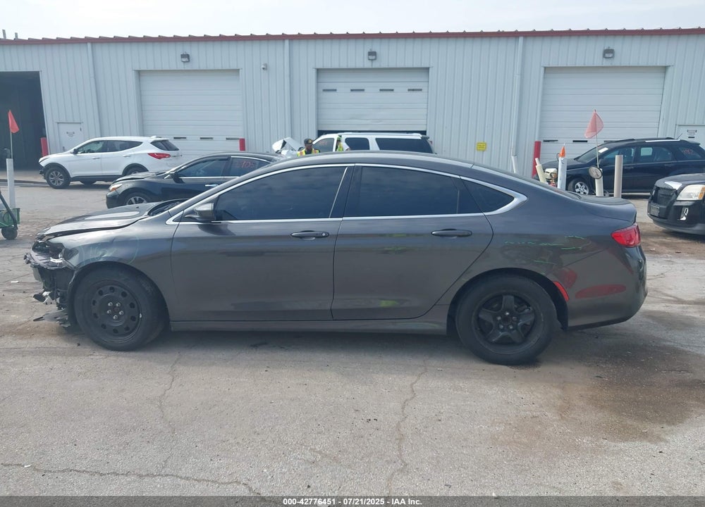 2016 CHRYSLER 200 VIN: 1C3CCCFB3GN153911