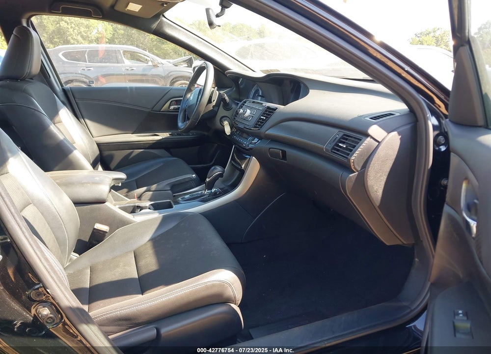2017 HONDA ACCORD VIN: 1HGCR2F56HA097116