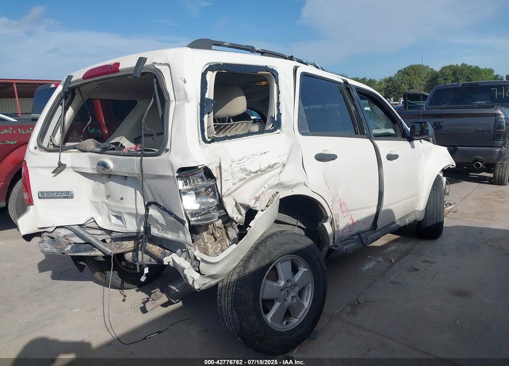 2011 FORD ESCAPE VIN: 1FMCU0D77BKC43137