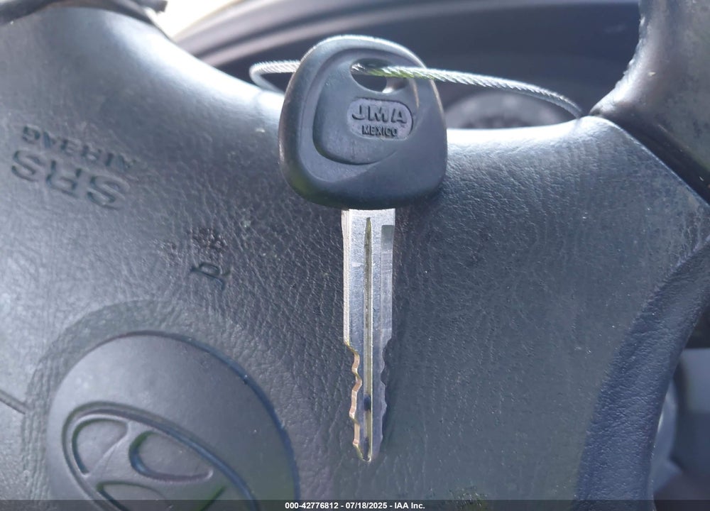 2002 HYUNDAI ELANTRA VIN: KMHDN55D52U058012