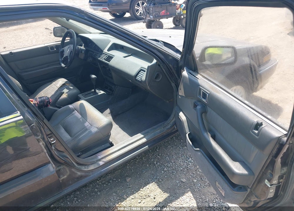 1989 HONDA ACCORD SEI VIN: 1HGCA5654KA025685