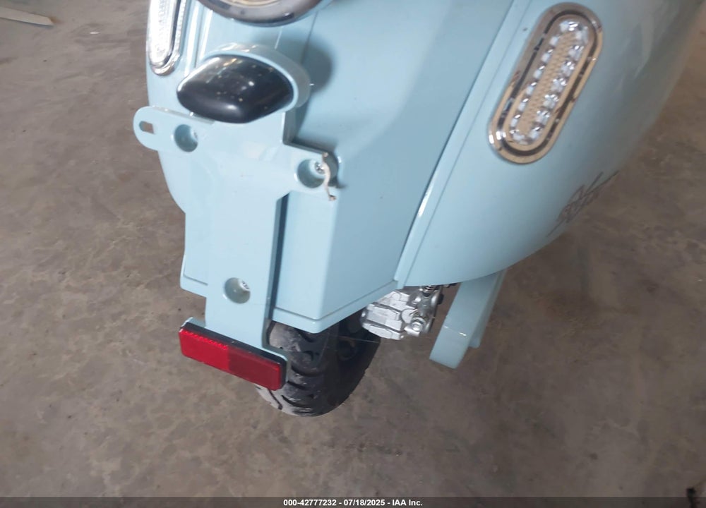2023 JIANGSU BAODIAO VIN: LXRDB1R06PA000152