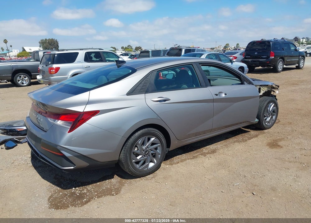 2024 HYUNDAI ELANTRA VIN: KMHLM4DGXRU665523