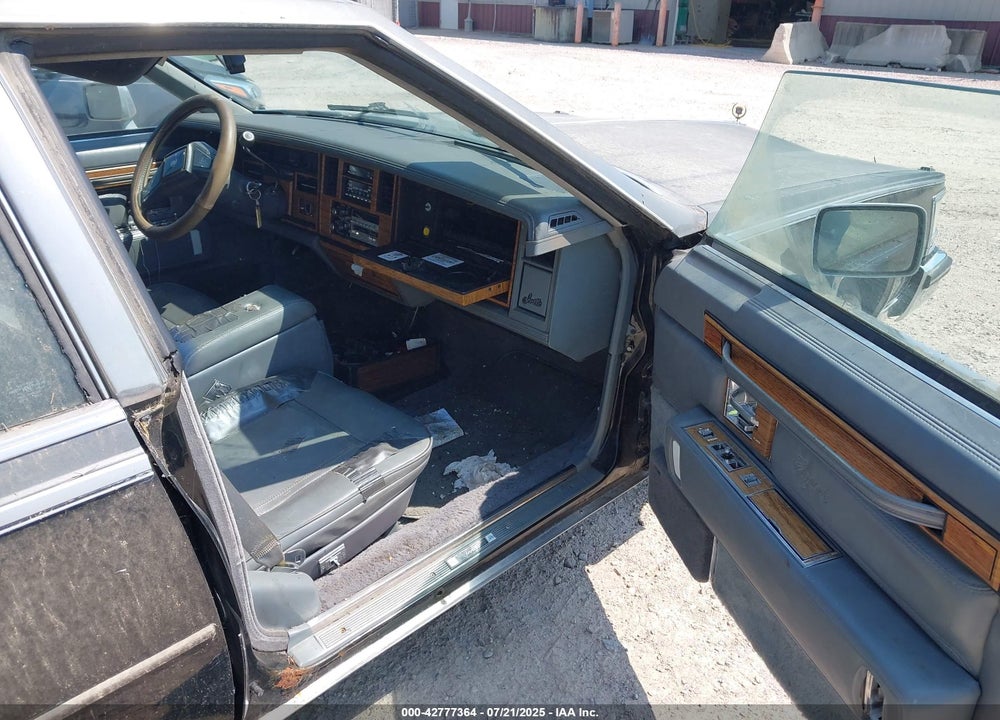 1982 CADILLAC DEVILLE VIN: 1G6AD4782C9204118