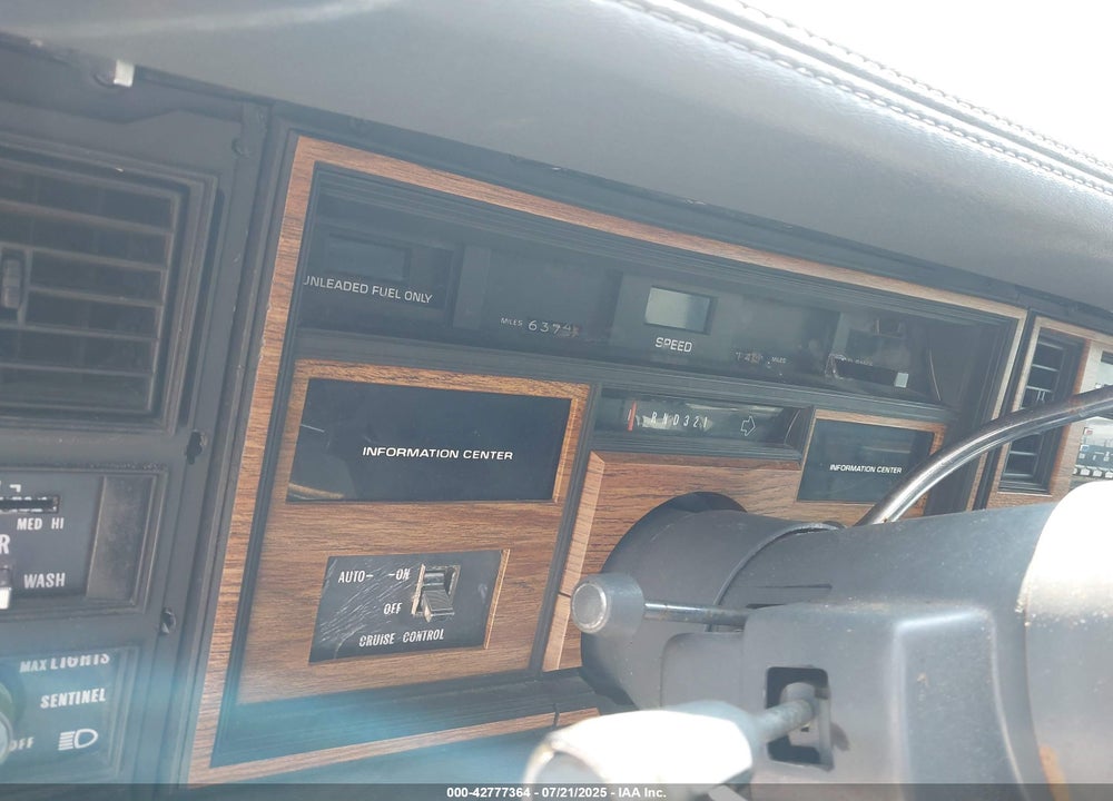 1982 CADILLAC DEVILLE VIN: 1G6AD4782C9204118