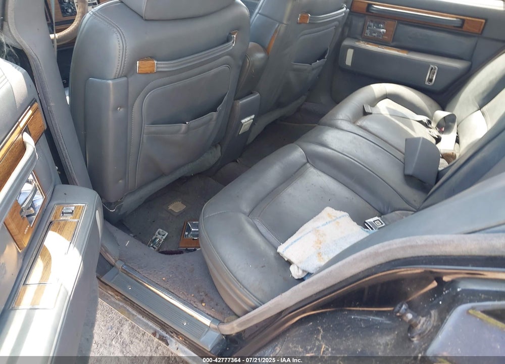 1982 CADILLAC DEVILLE VIN: 1G6AD4782C9204118
