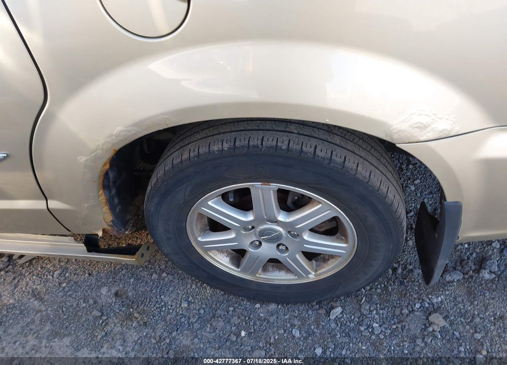 2011 CHRYSLER TOWN & COUNTRY TOURING VIN: 2A4RR5DG5BR615227