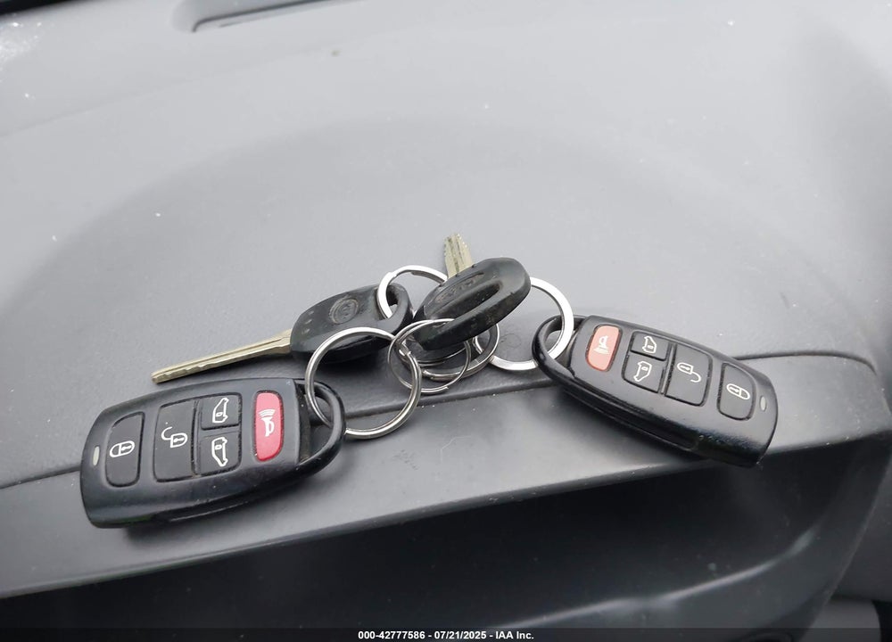 2012 KIA SEDONA LX VIN: KNDMG4C7XC6493717