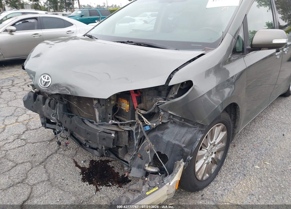 2013 TOYOTA SIENNA LIMITED V6 7 PASSENGER VIN: 5TDYK3DC2DS307191
