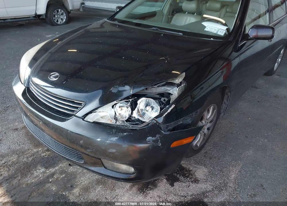 2002 LEXUS ES 300 VIN: JTHBF30G725010082
