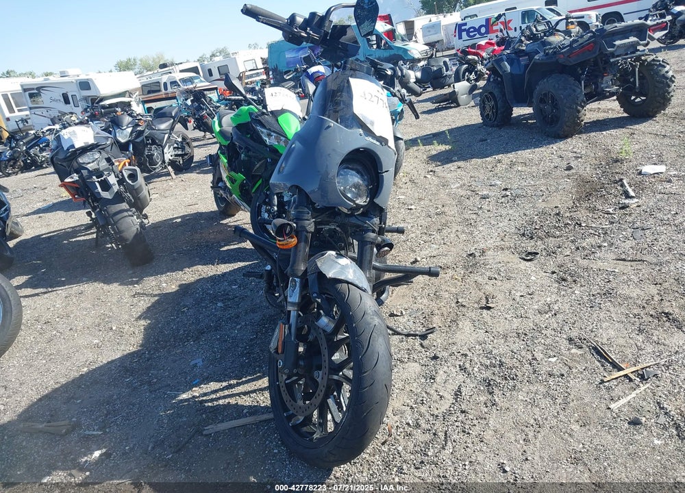 2023 INDIAN MOTORCYCLE CO. SPORT CHIEF VIN: 56KDSDBH6P3012467