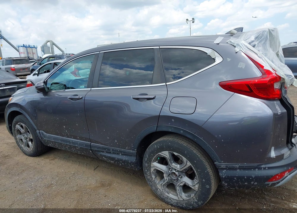 2018 HONDA CR-V VIN: 2HKRW2H80JH670910